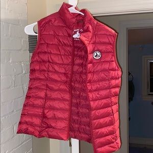 JOTT red puffer vest